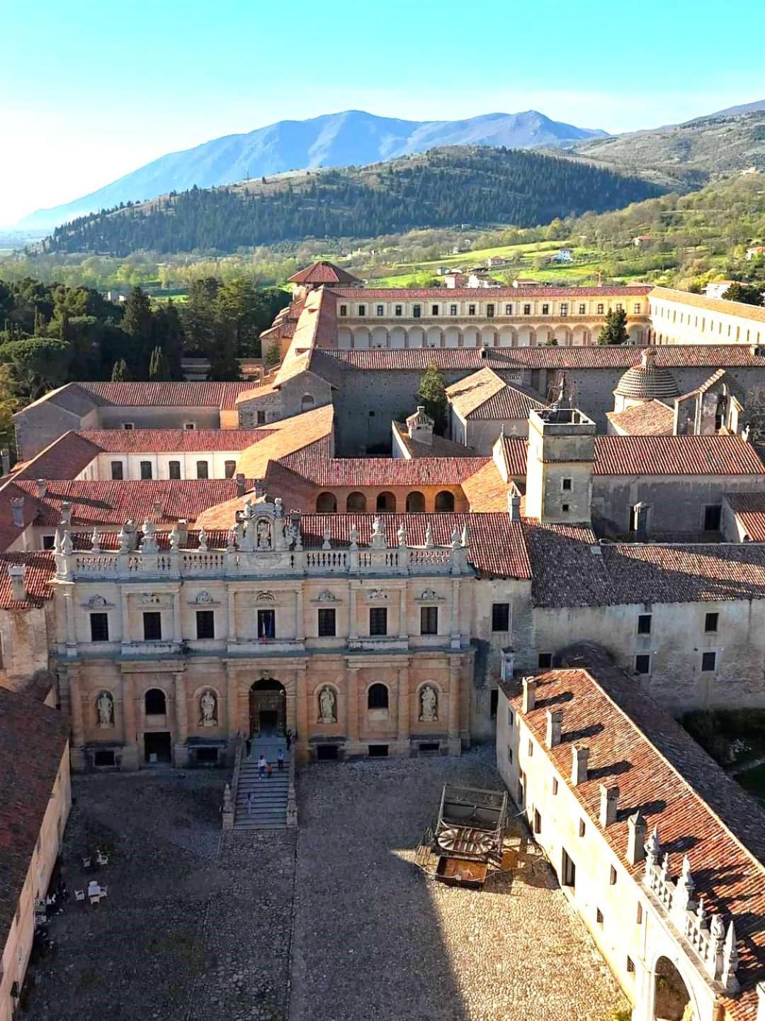 Casa Semeria Certosa Di Padula Exterior photo